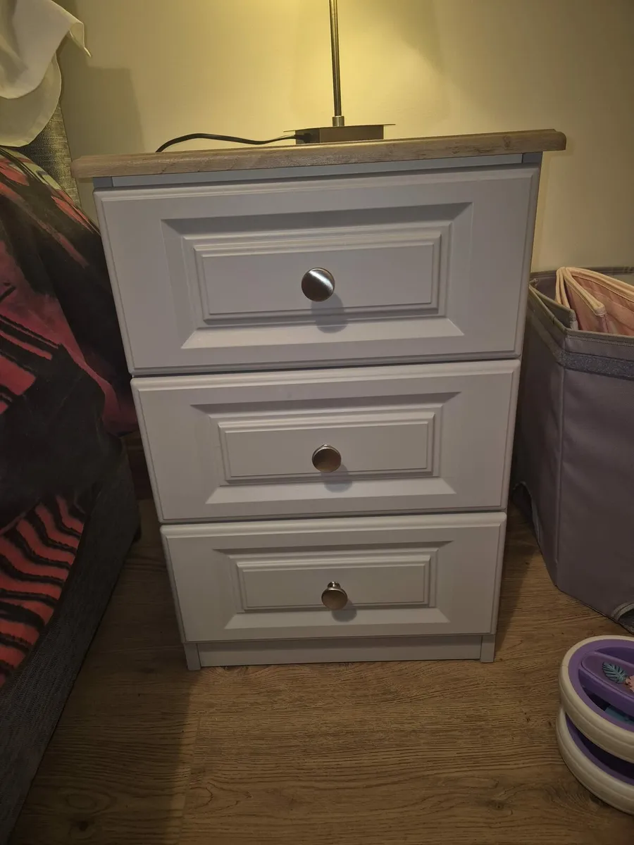 Wardrobe dresser lockers - Image 4