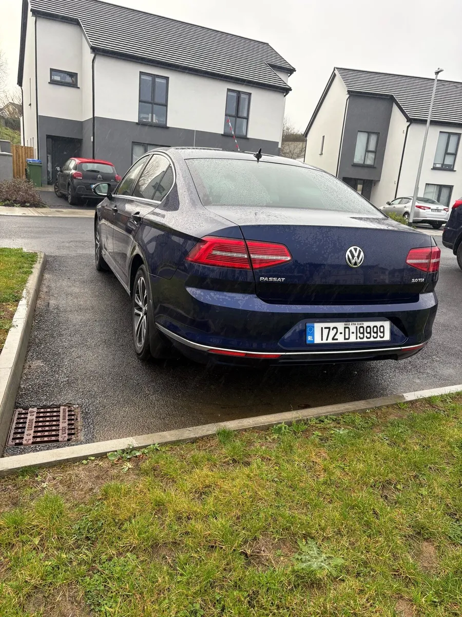 2017 Volkswagen Passat - Image 4