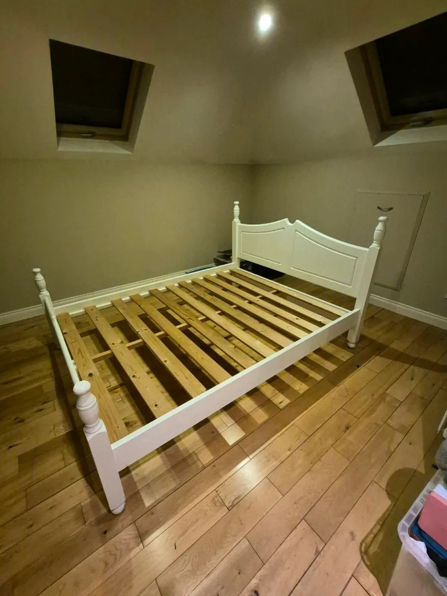 Solid wood King size bed - Image 4