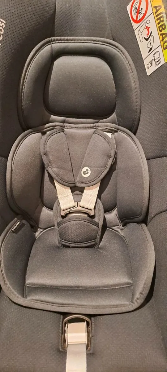 Maxi-Cosi Cabrifix Base & Car Seat - Image 3