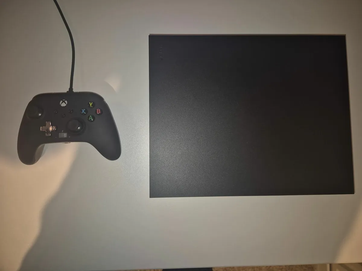 Xbox One X games console - Image 4