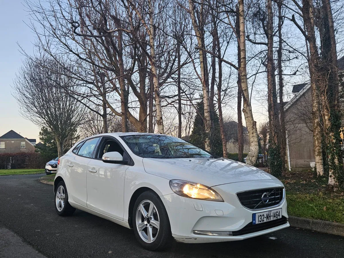 2013 Volvo V40 1.6 diesel new nct - Image 1