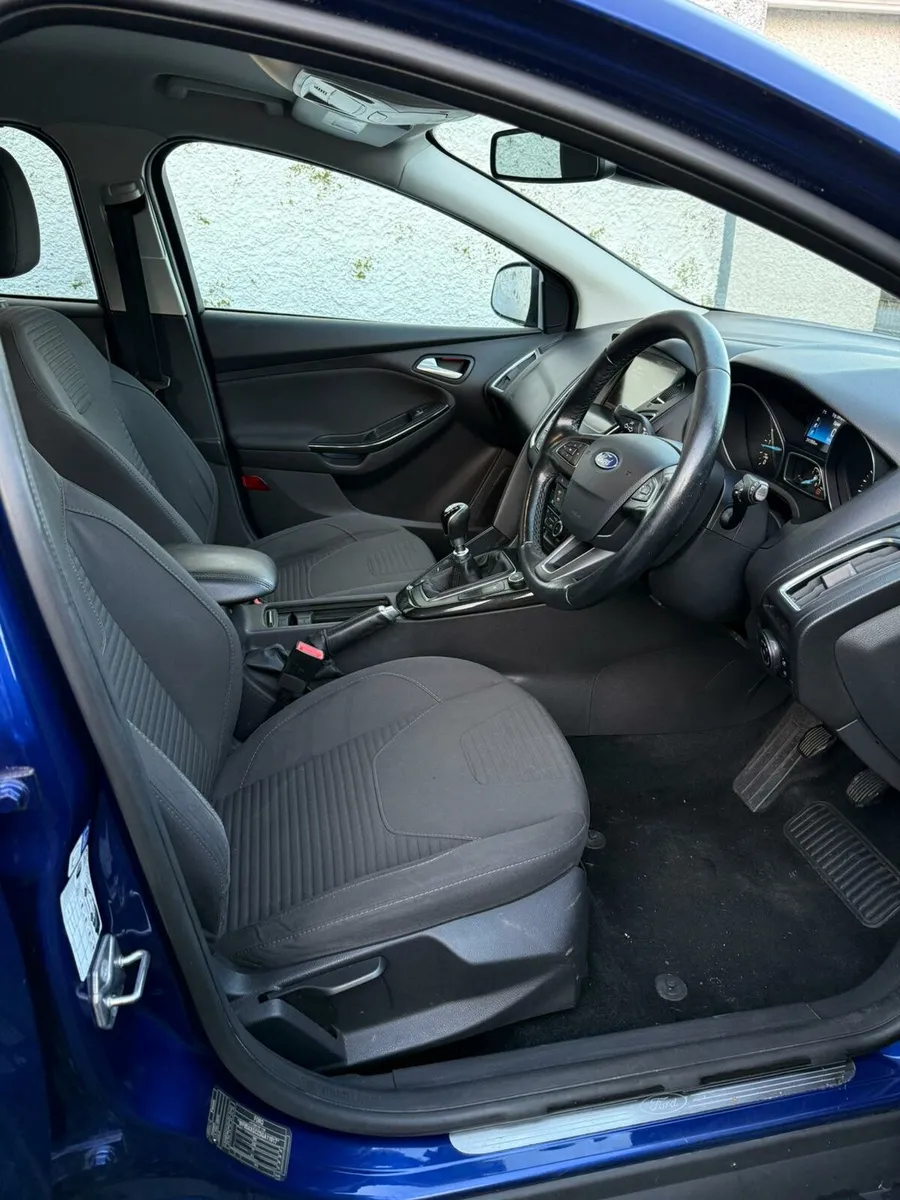 Ford focus - Image 4