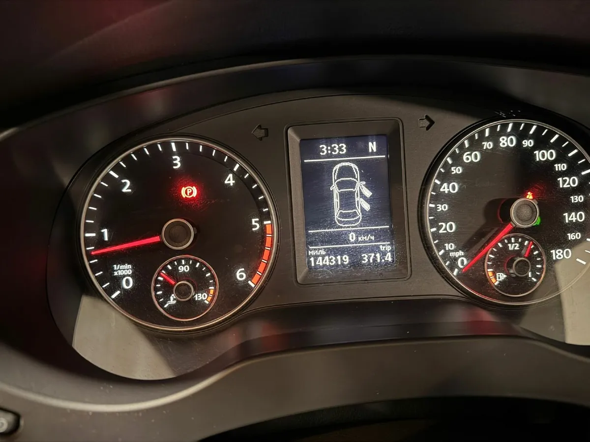 Volkswagen Jetta 2012 - Image 2