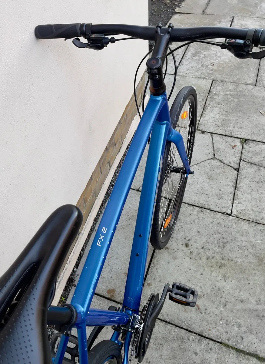 Trek FX 2 Hybrid Bike - XL Frame - Like New! - Image 4