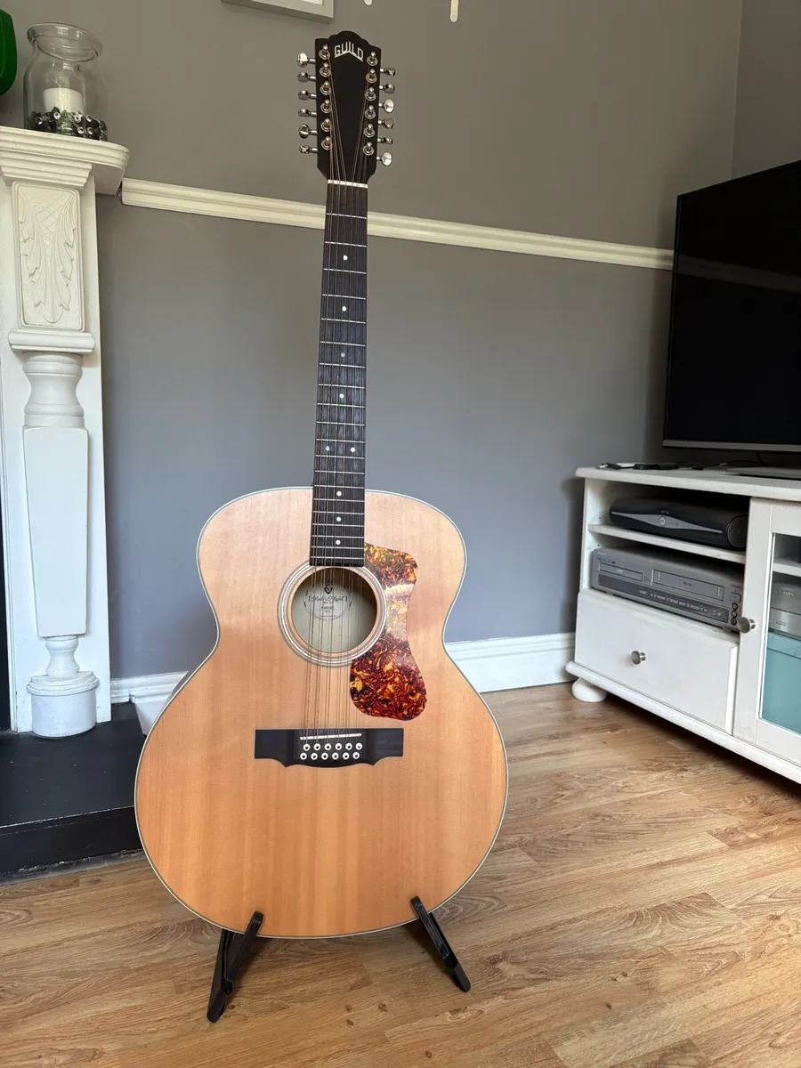 Guild F-2512E Natural 12-String acoustic-electric - Image 1