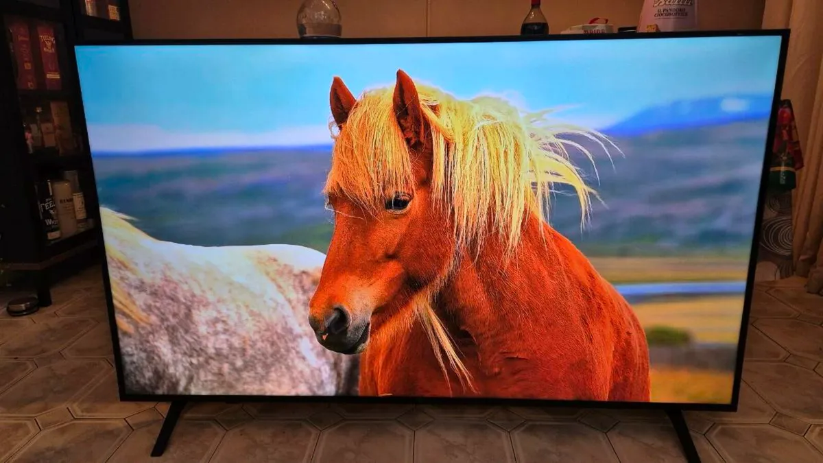 LG 50" 4K UltraHD Smart TV - Image 2