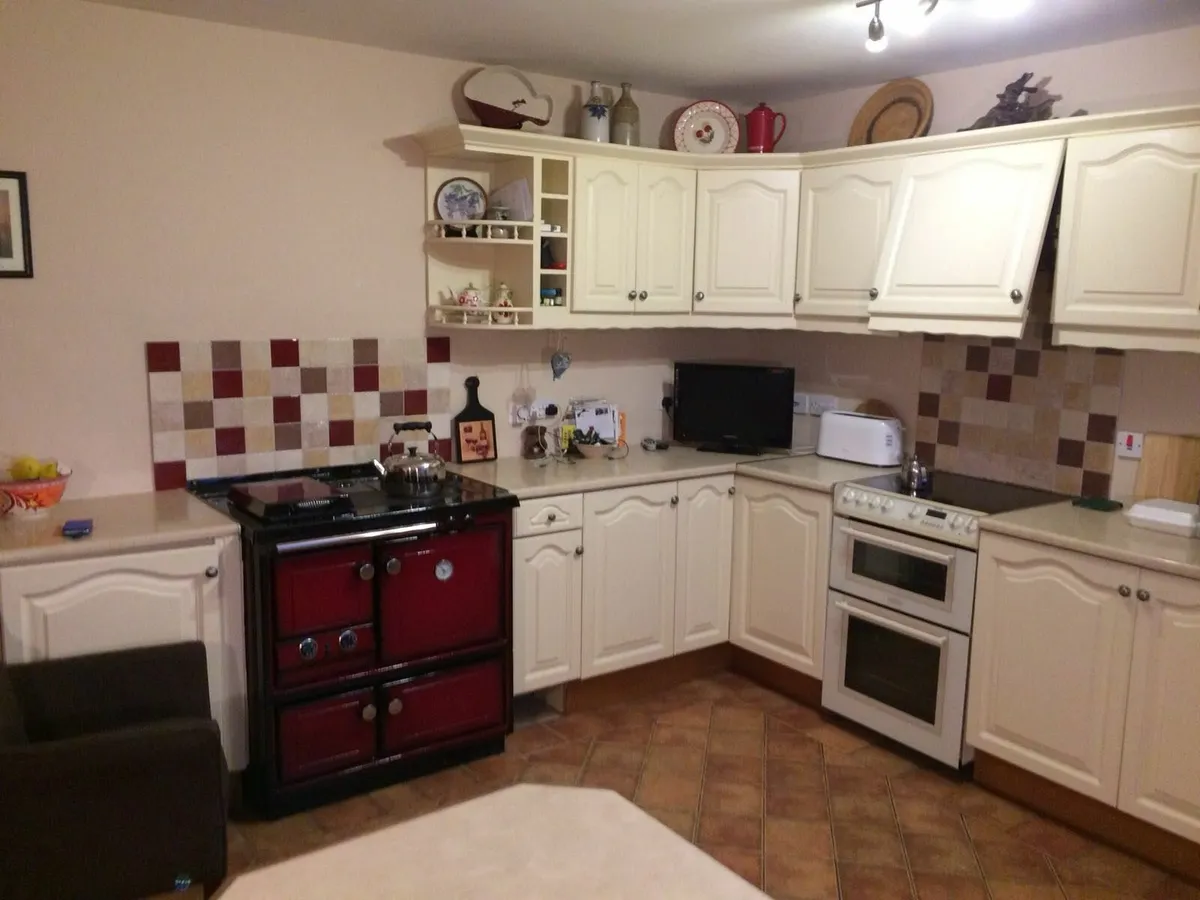 Fitted Kitchen - Image 1