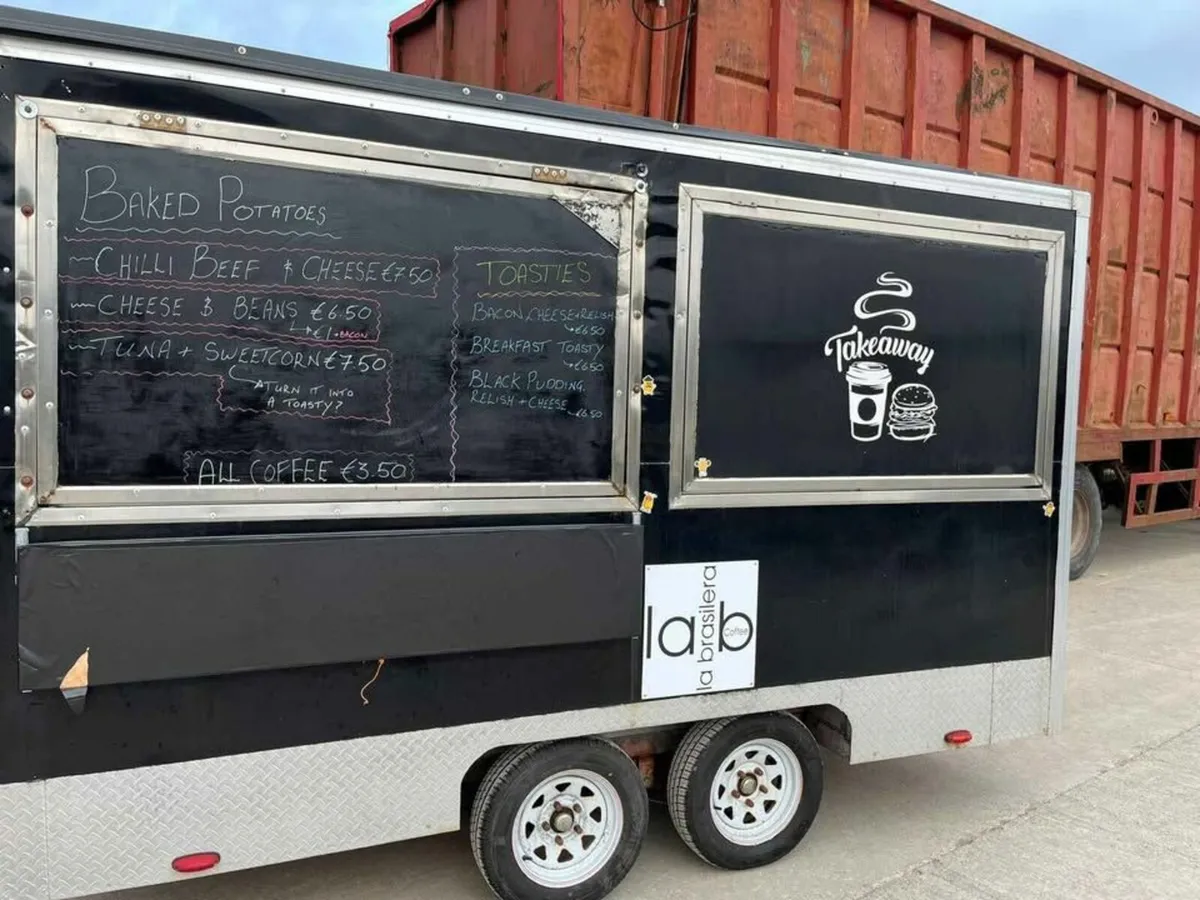 Catering trailer - Image 1
