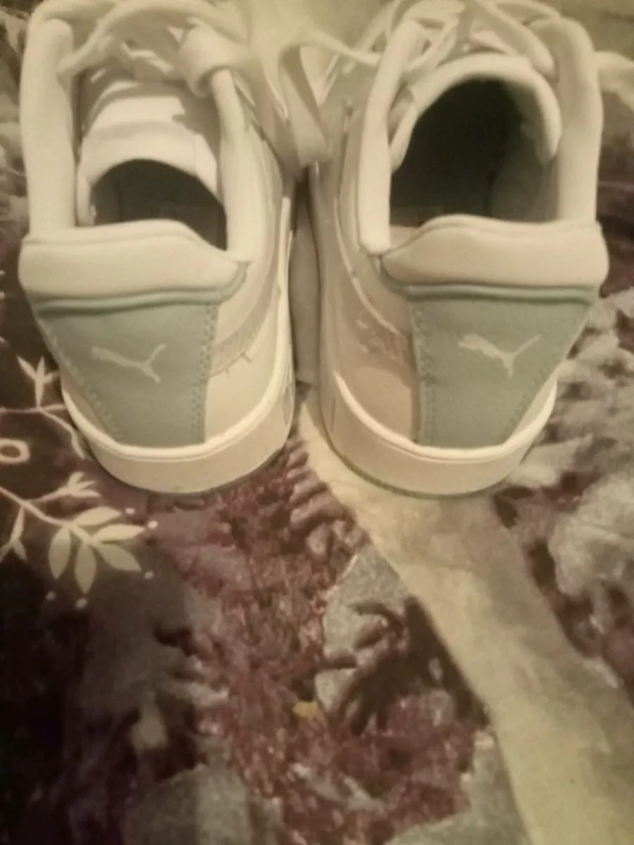 Ladies puma platform trainers size 5 - Image 3