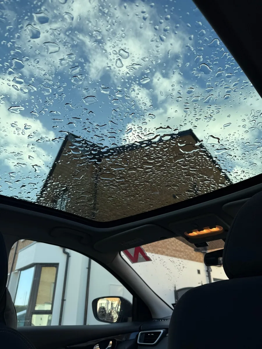 Nissan Qashqai 2017 High Spec + New Gearbox - Image 3