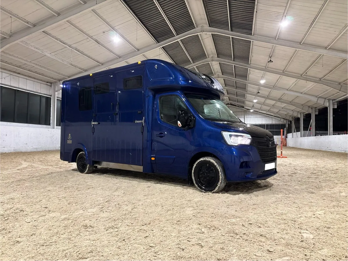 2023 Renault 2 stall horsebox €55000 No VAT - Image 1