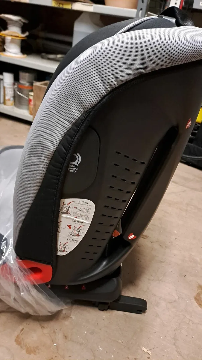 Joie Bold Carseat - Image 1