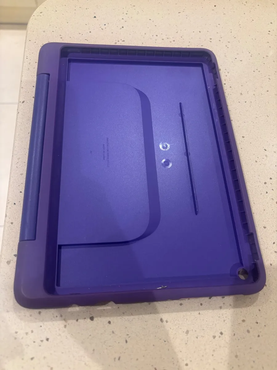 Amazon Fire tablet - Image 3