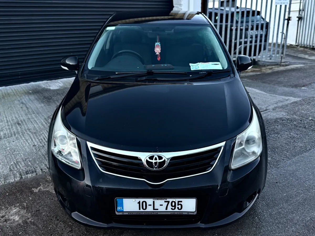 Toyota Avensis 2010 - Image 2
