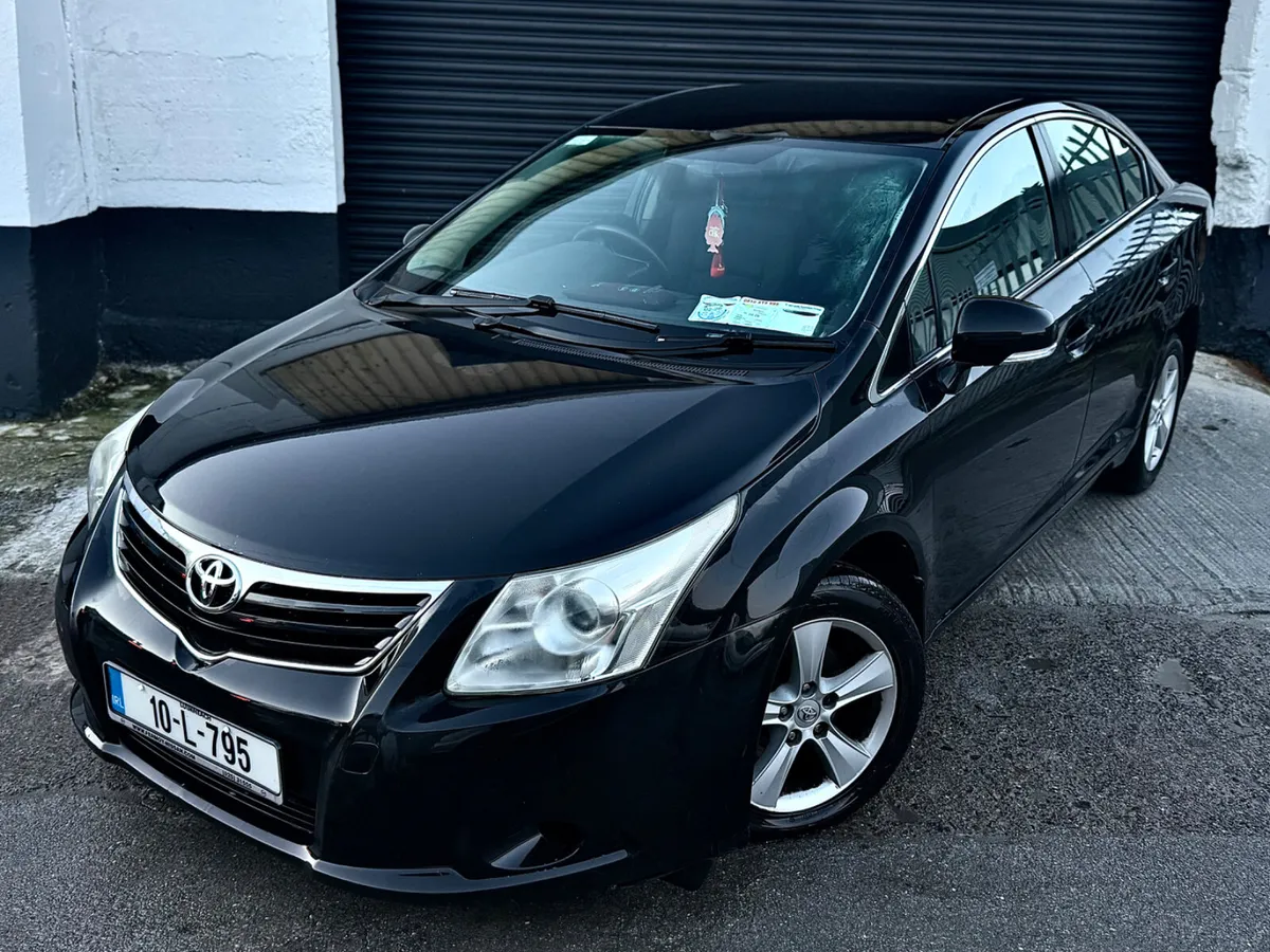 Toyota Avensis 2010 - Image 1