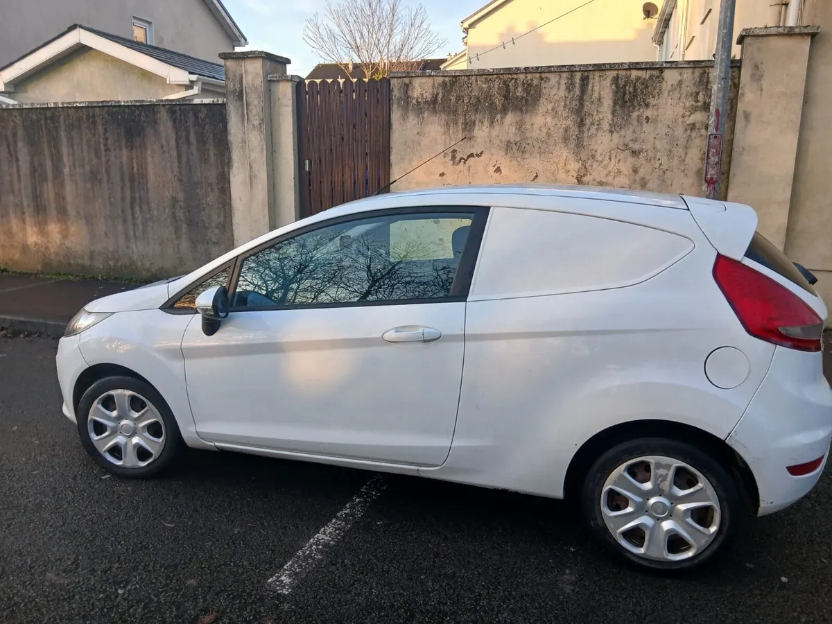 Ford Fiesta 2009 - Image 3