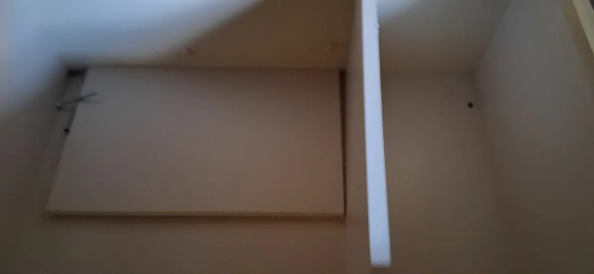 Kitchen presses,sink and breakfast bar - Image 1