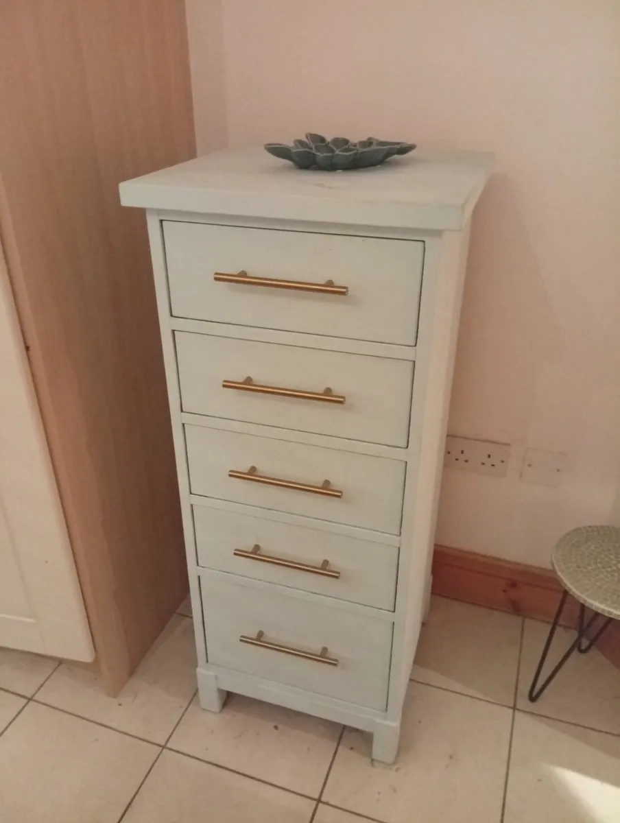 Tallboy drawers - Image 1