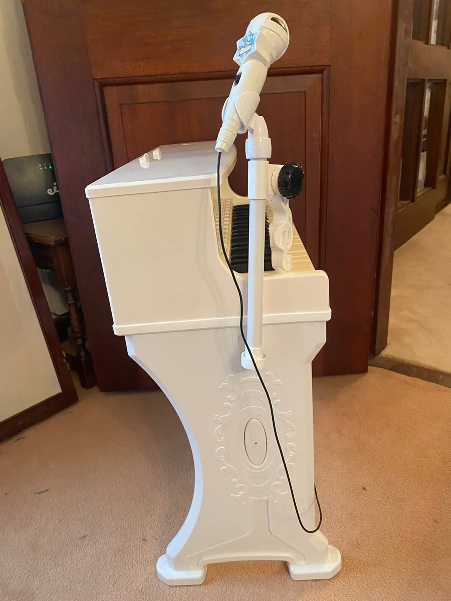 Princess Keyboard & Stool - Image 4