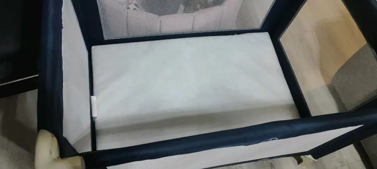 Babaun travel cot - Image 2