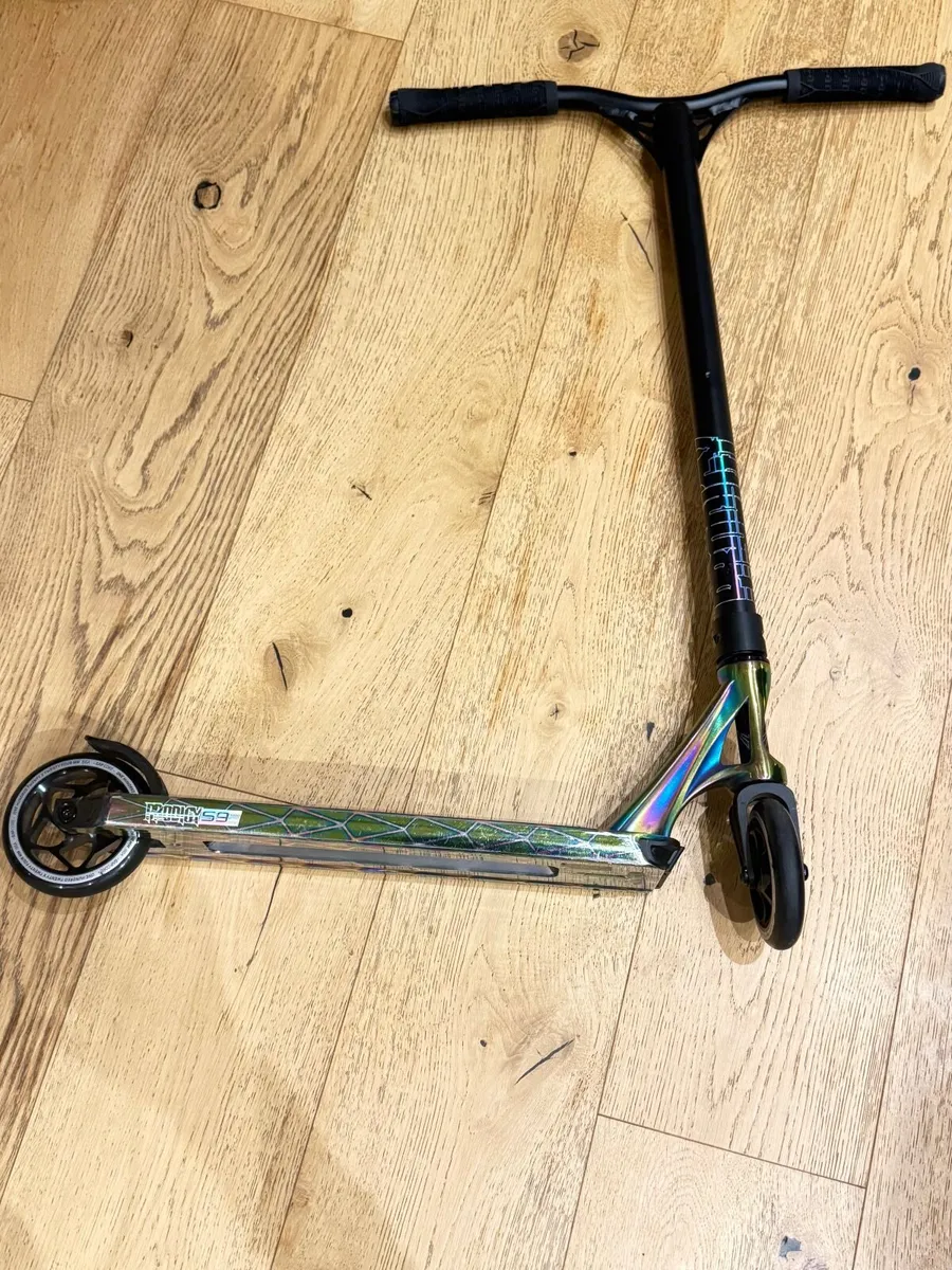 Blunt Envy S9 Prodigy Stunt Scooter - OIL slick - Image 1
