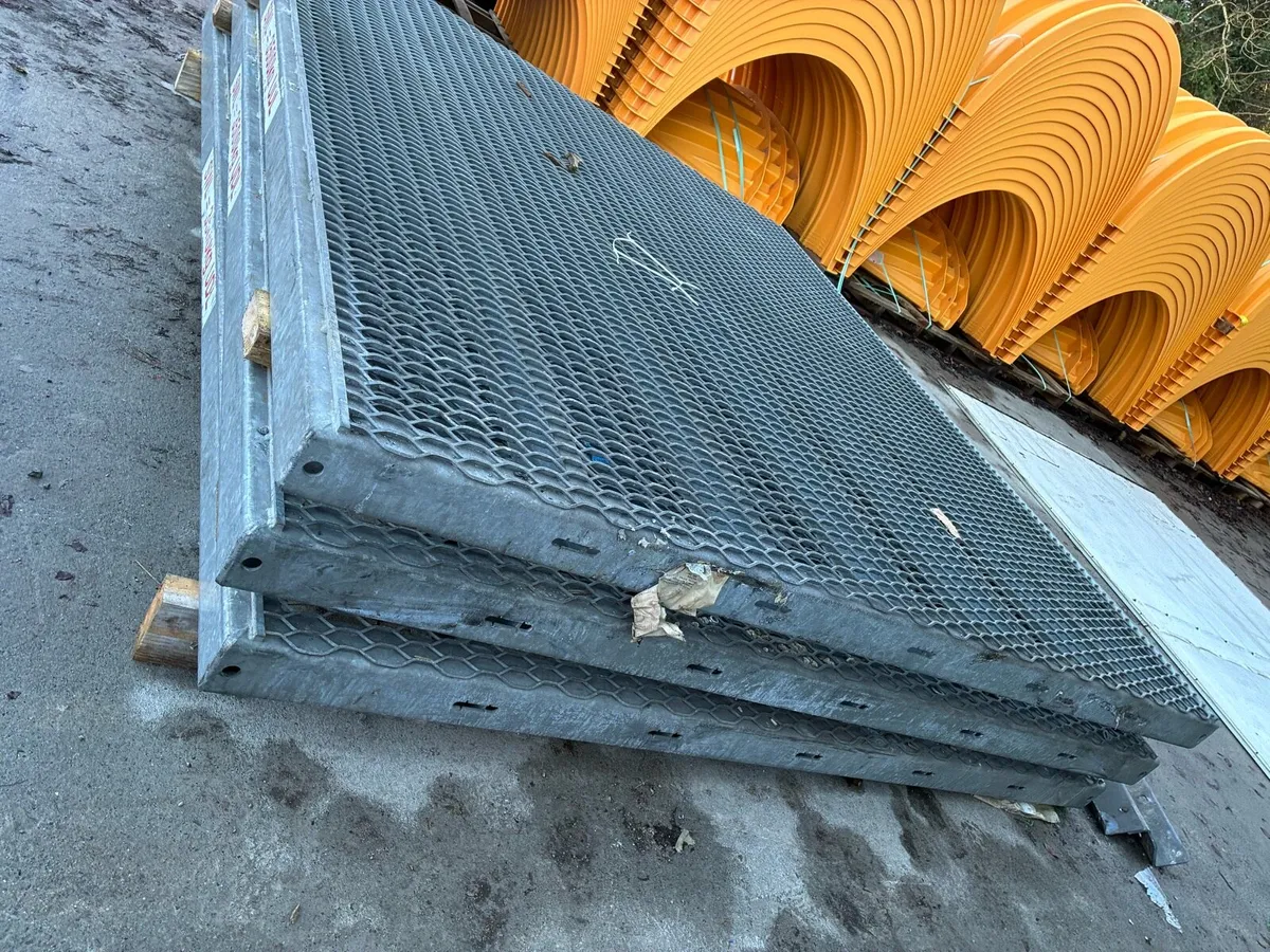 Farm machinery - Image 2