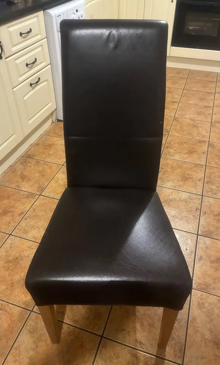 Table and Chairs - Image 2