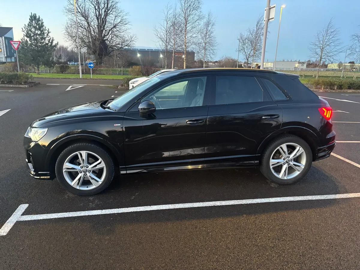 Audi Q3 Black Edition – 2019 (SE Spec) - Image 4