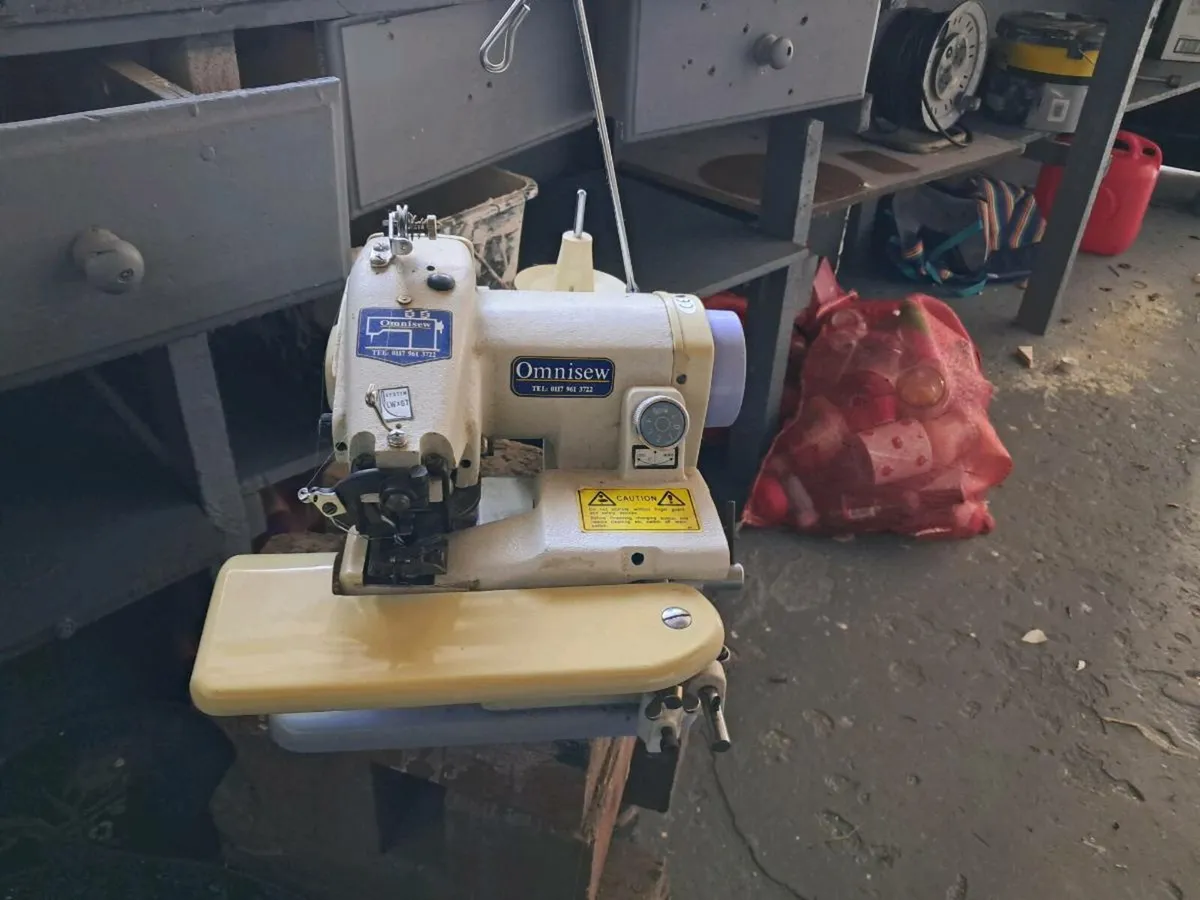 Sewing machine - Image 1