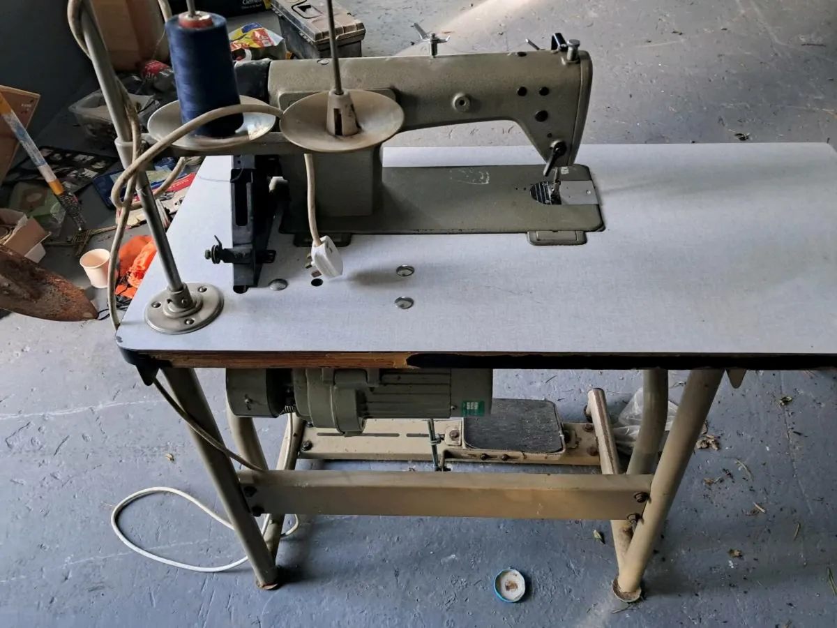 Sewing machine - Image 3