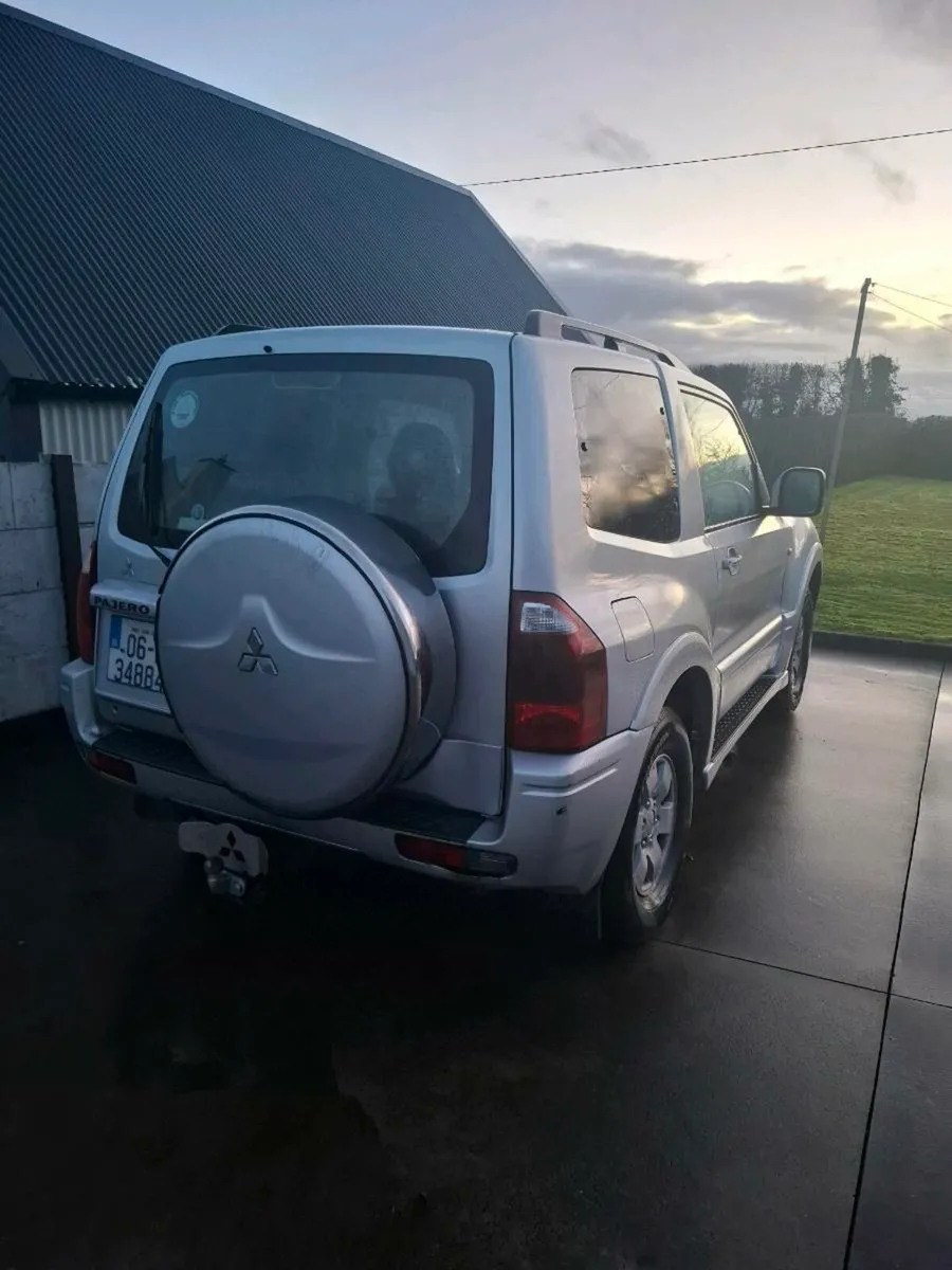 Mitsubishi Pajero - Image 4