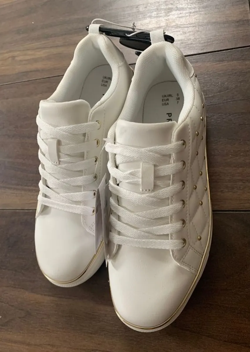 BRAND NEW Ladies White Runners: Size 5 - Image 2