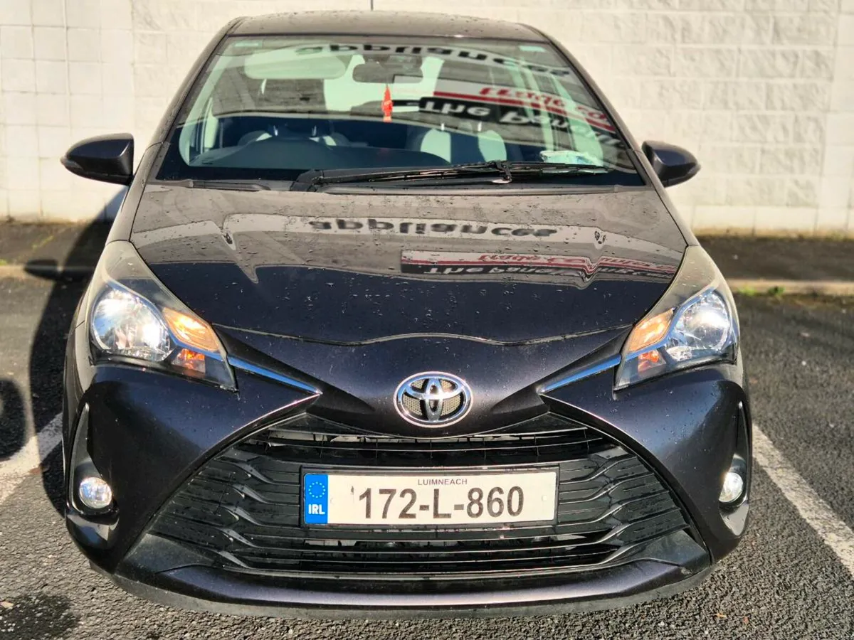 17 Toyota Yaris 1.0l petrol Luna..New NCT..9900e - Image 2