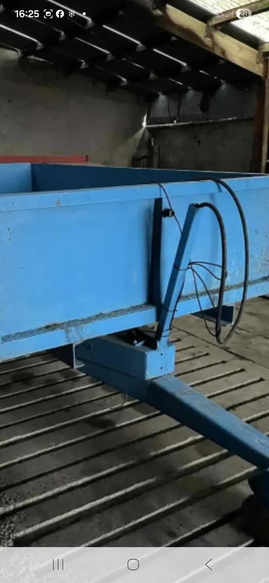 Tipping trailer - Image 3