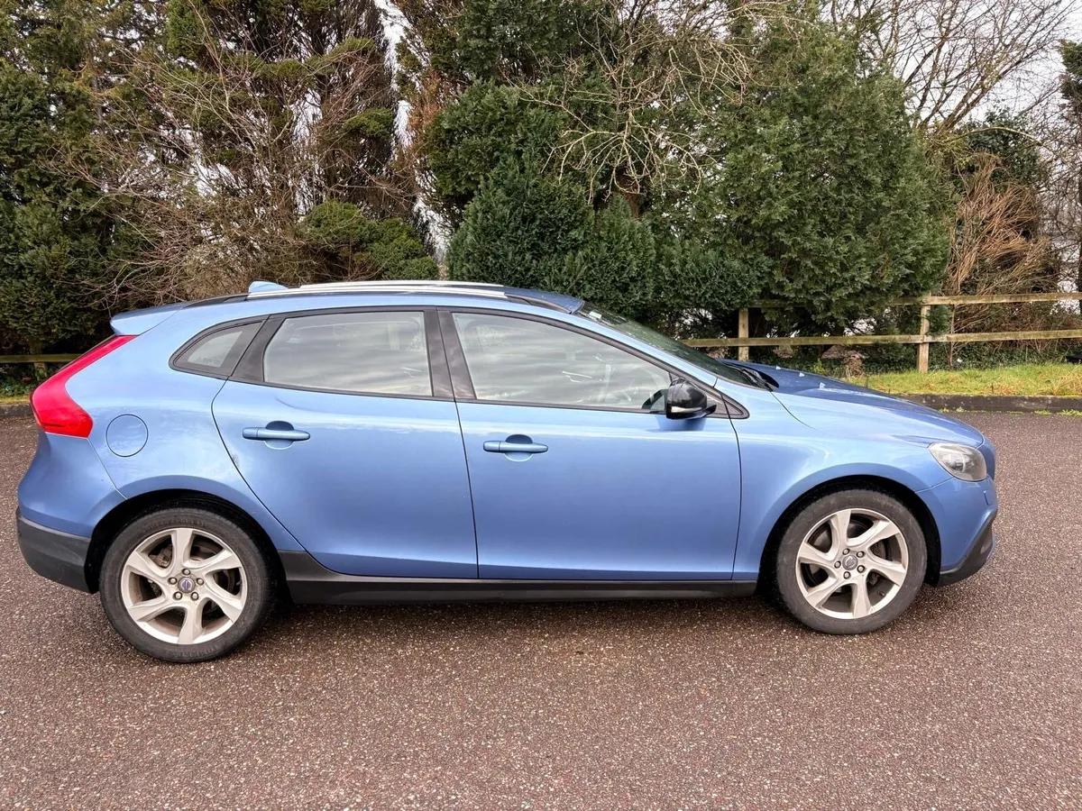 2014 Volvo V40 1.6 Diesel Crosscounty Auto - Image 3