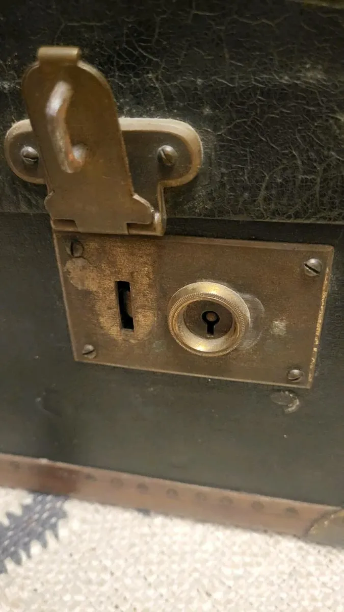 Early 1900s German Steamer Trunk – Original Inside - Image 4