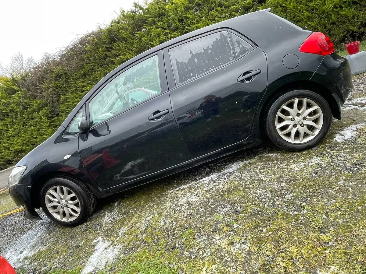 Toyota auris 2.0 diesel - Image 3