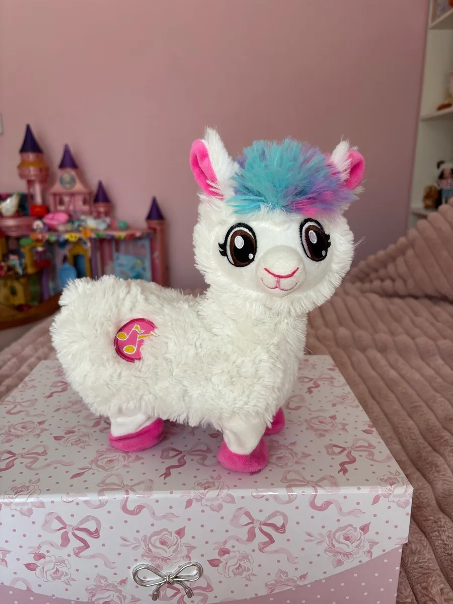 Interactive toy Lama
