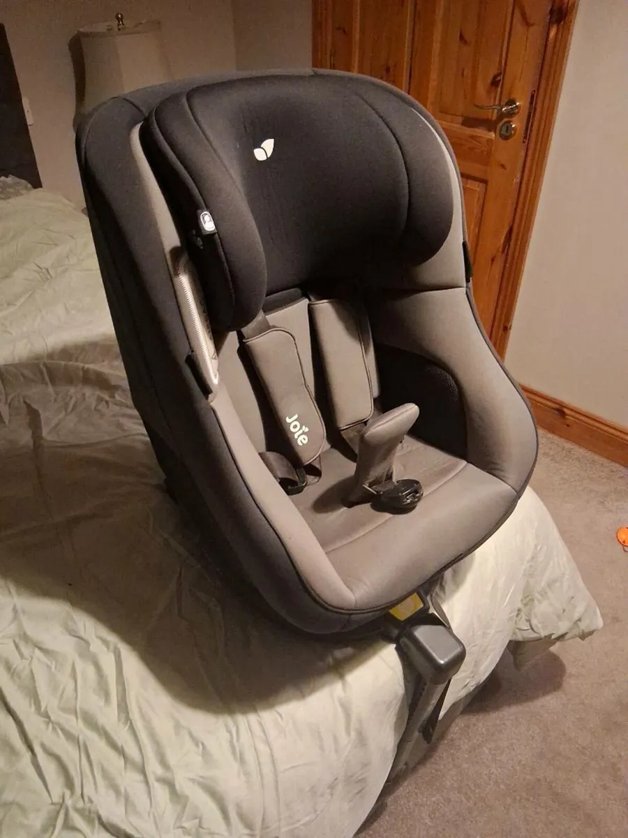 Joie i-Spin 360 i-Size Car Seat – Excellent Condit - Image 1