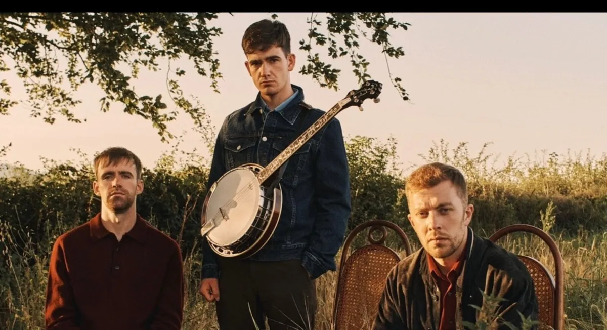 𝖪𝗂𝗇𝗀𝖿𝗂𝗌𝗁𝗋