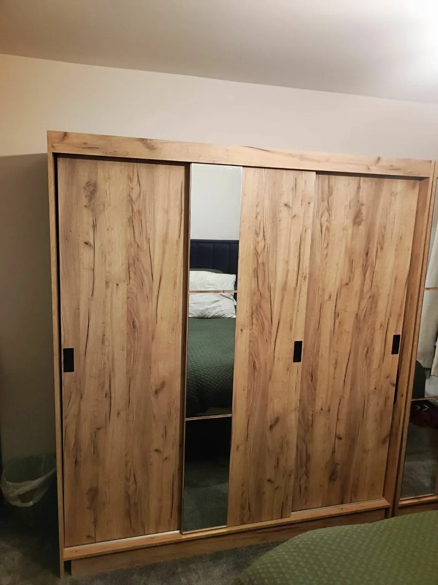 Bedroom furniture set - Image 3