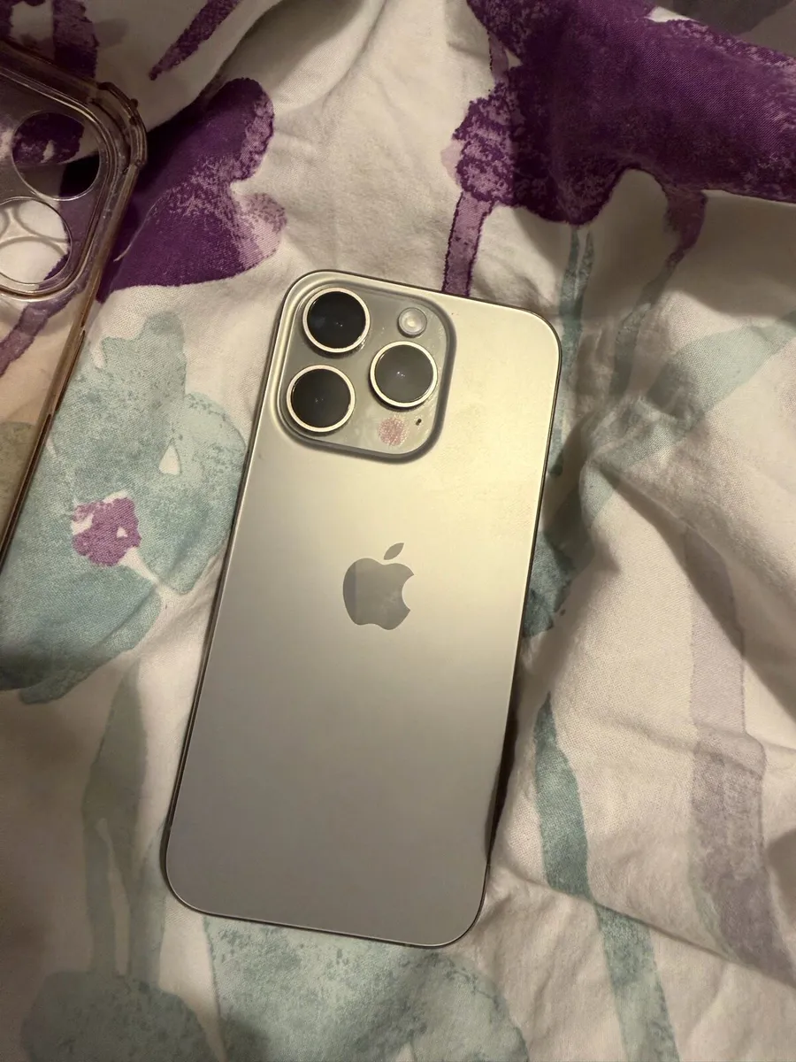 iPhone 15 pro 128GB - Image 2