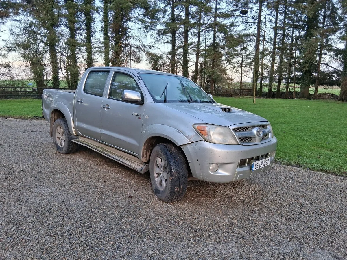Toyota Hilux 2006 - Image 1