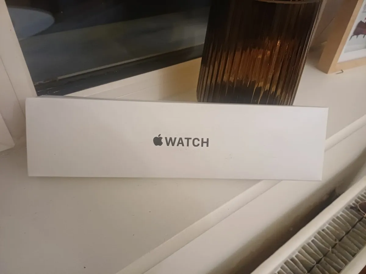 Apple watch - Image 1