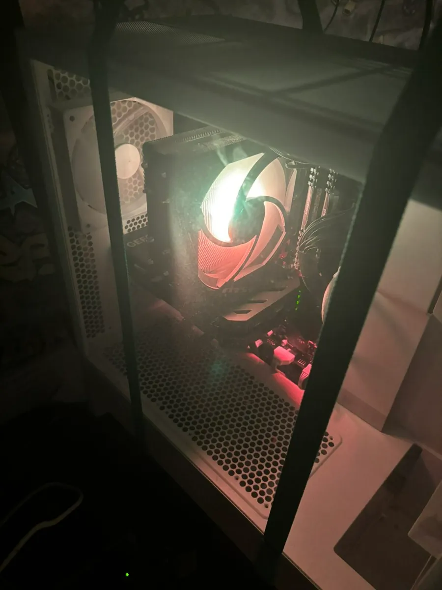 Gaming pc /rtx 4060/ryzen 7 - Image 1