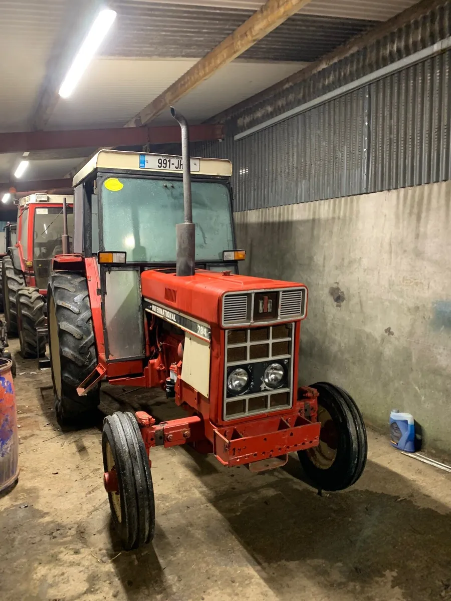 International 785 - Image 2