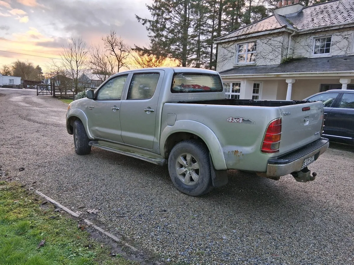 Toyota Hilux 2006 - Image 4