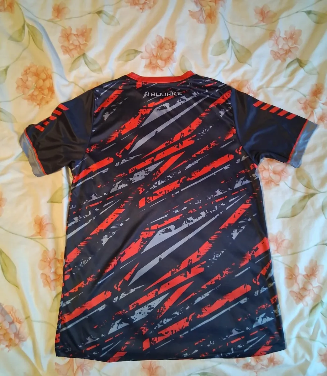 Bourkes training top - Image 3