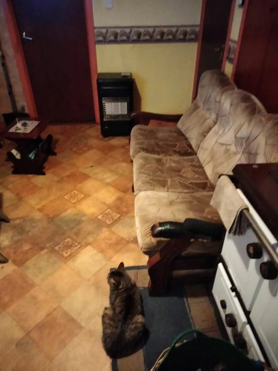 Three seater couch - Image 2